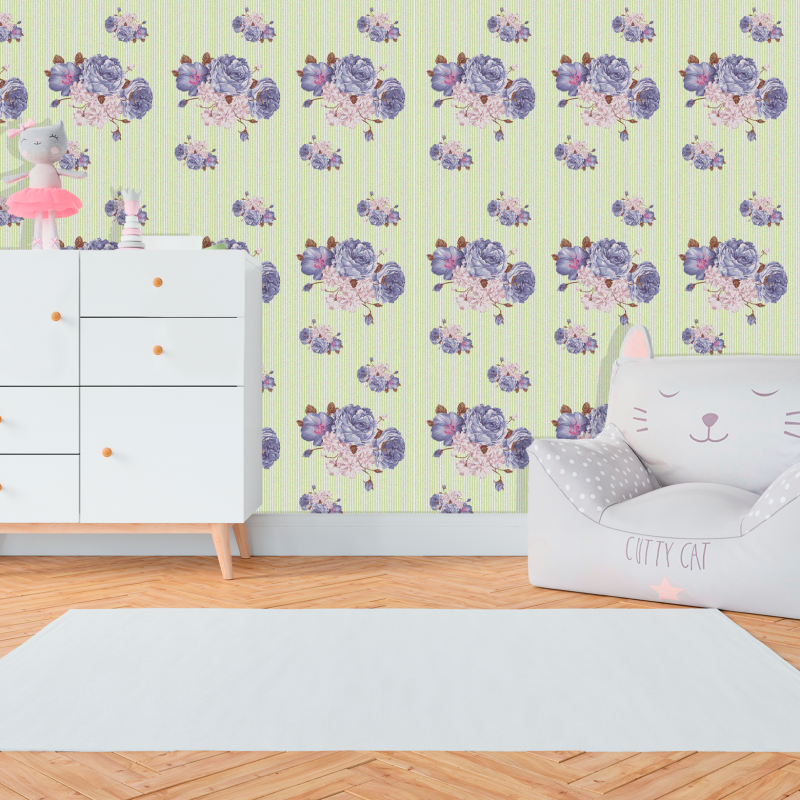 Papier peint floral avec des roses violettes