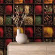Papel pintado comercial modelo Spices diseño estantes con especias variadas tonos rojo, amarillo y verde oscuro