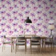 Papel pintado floral diseño artístico flores acuarela en tonos lila y rosa fondo beige claro