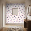 Carta da parati floreale design moderno fiori ad acquerello in tonalità lavanda e blu sfondo beige chiaro