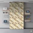 Papel pintado geométrico líneas diagonales diseño moderno efecto metalizado tonos oro y beige