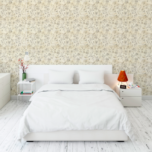Floral wallpaper in cream...